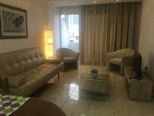 Marina Apartments 211