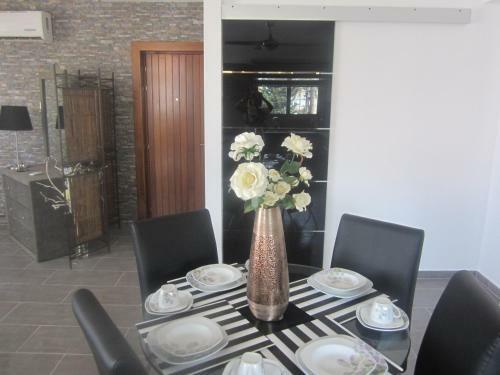 Marina Apartments 211