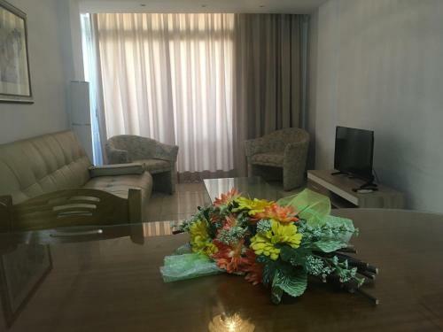 Marina Apartments 211