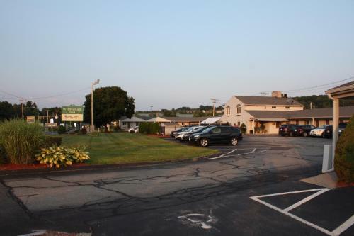Hotel Wilbraham Inn
