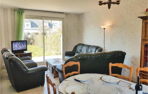 Holiday Home Cancale Rue Des Rosiers
