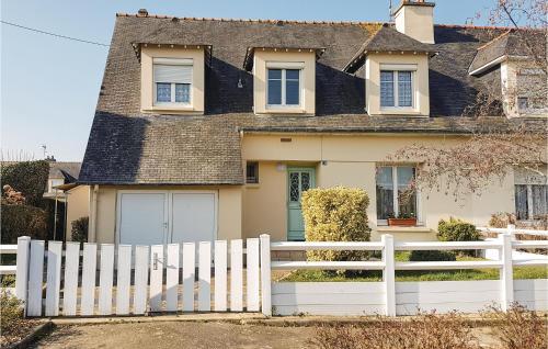 Holiday Home Cancale Rue Des Rosiers