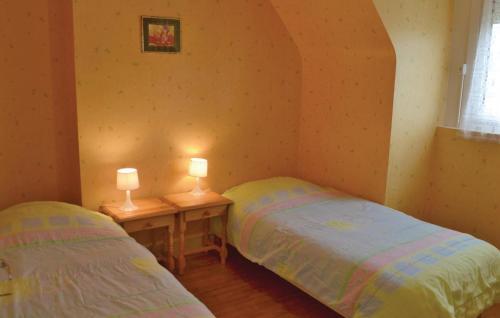 Holiday Home Cancale Rue Des Rosiers