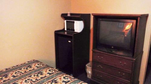 Holiday Capri Motel