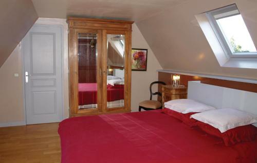 Holiday Home Notre Dame De Cenilly O-687