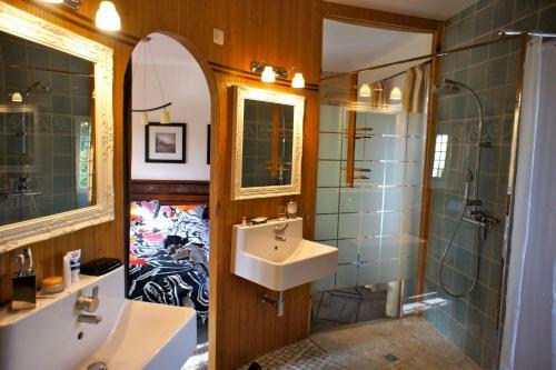 Hostal Domaine Du Tisserand