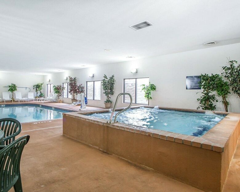 Hotel Comfort Suites - Jefferson City