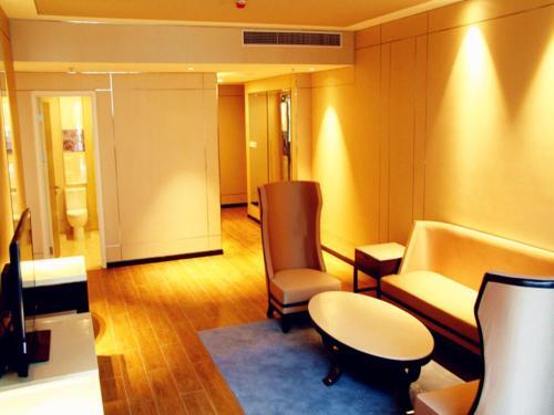 Free Comfort Holiday Hotel (xi Shan)