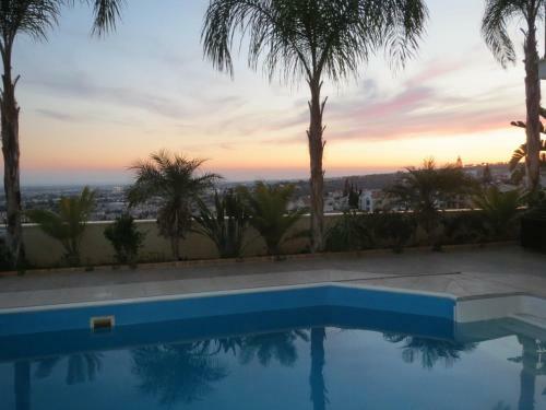 Sunset View Holiday Home