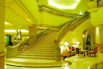 Loong Palace Hotel And Resort