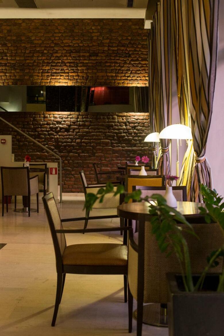 Hotel Davitel Tobacco
