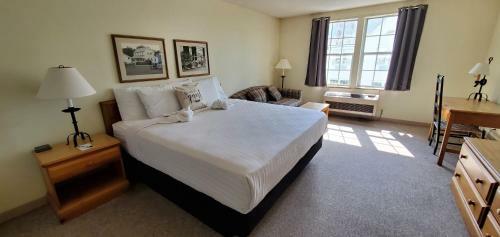 Hotel Amish Inn