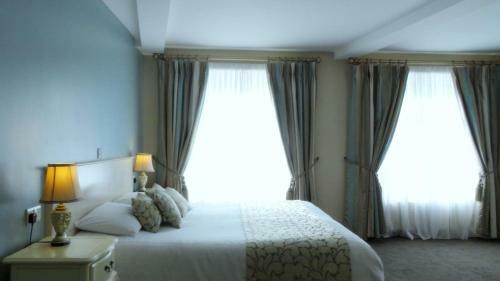 Hostal The Lough And Quay