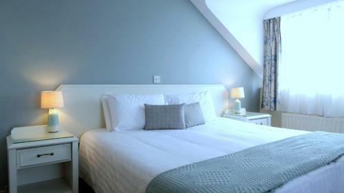 Hostal The Lough And Quay