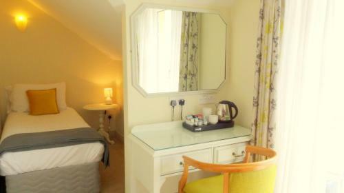 Hostal The Lough And Quay