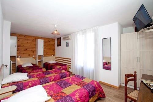 Hotel H�tel La Croix De Malte