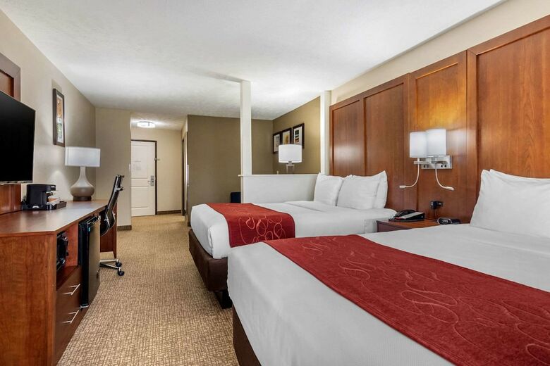 Hotel Comfort Suites Speedway - Kansas City