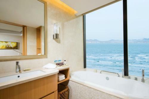 Hotel Sheraton Yantai Golden Beach Resort