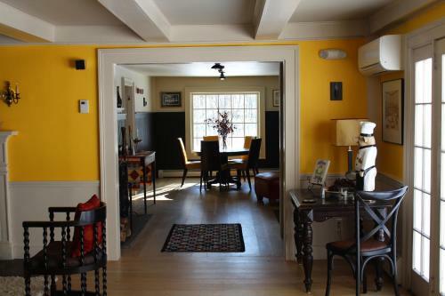 Bed & Breakfast King Hill Inn & Kitchen