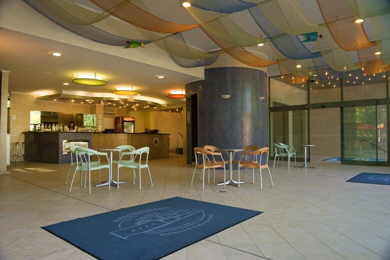 Holiday Beach Budapest Wellness Hotel With Sauna Park