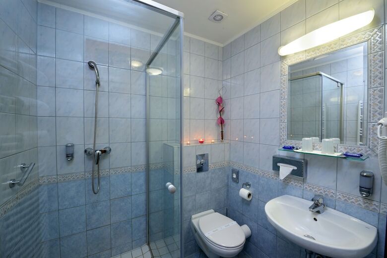 Holiday Beach Budapest Wellness Hotel With Sauna Park