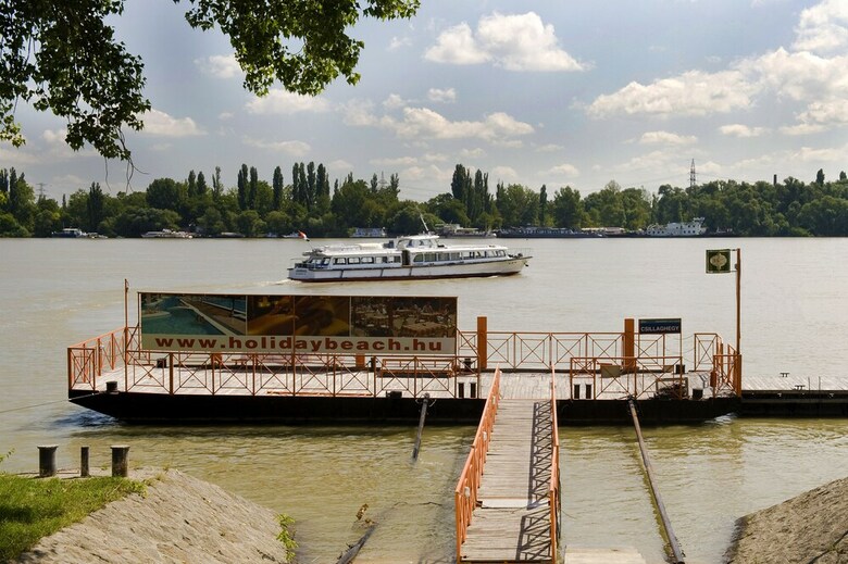 Holiday Beach Budapest Wellness Hotel With Sauna Park