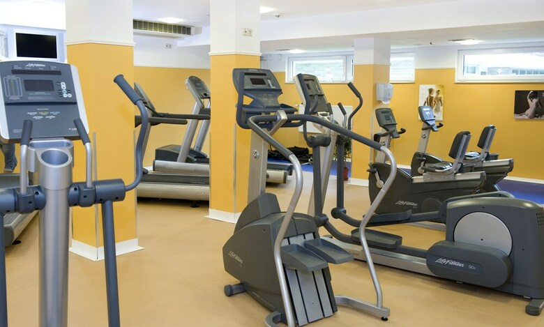 Holiday Beach Budapest Wellness Hotel With Sauna Park