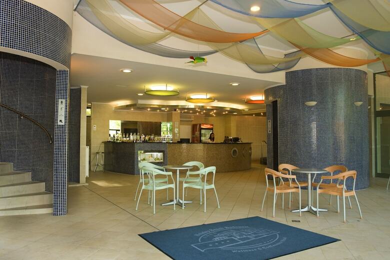 Holiday Beach Budapest Wellness Hotel With Sauna Park