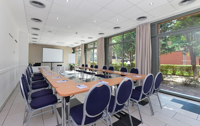 Holiday Beach Budapest Wellness Hotel With Sauna Park