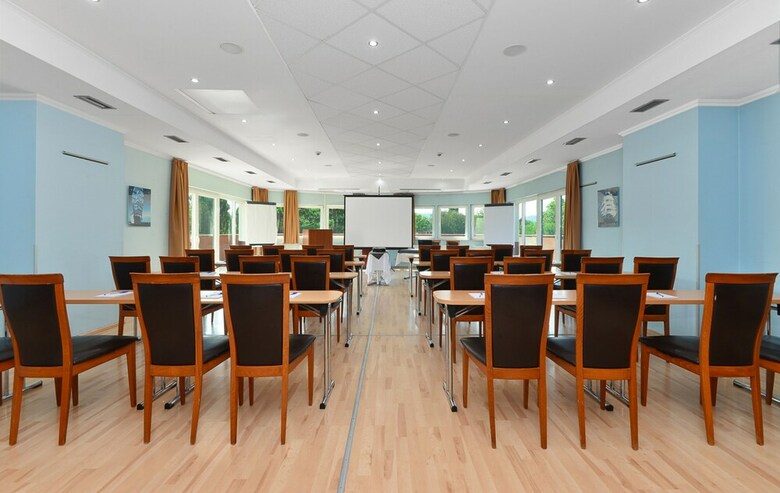 Holiday Beach Budapest Wellness Hotel With Sauna Park