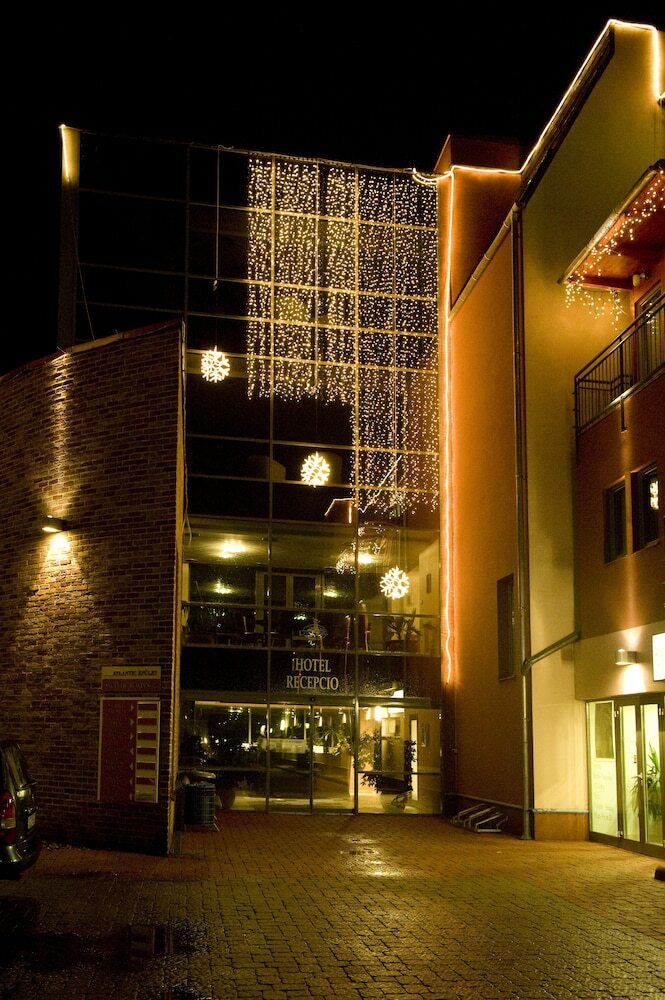 Holiday Beach Budapest Wellness Hotel With Sauna Park