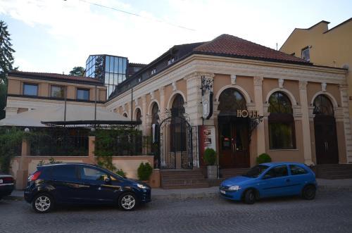 Hotel Seven Hills
