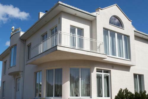 Hostal Baltas Namas