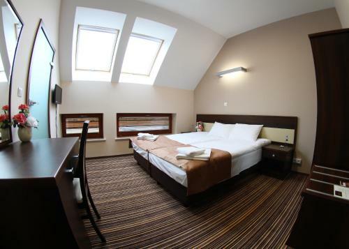 Aviator Hotel
