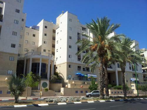 Laguna Apartments
