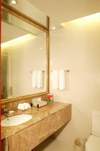 Vanguard Hotel