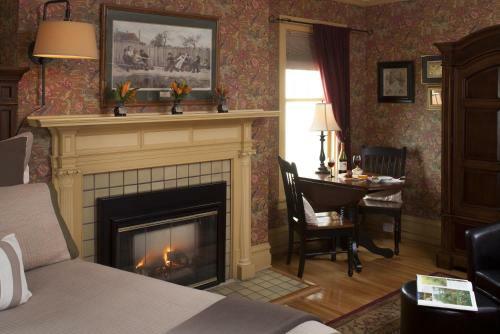 A G Thomson House Duluth Bed And Breakfast