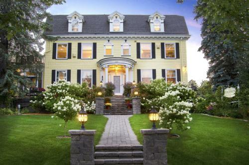 A G Thomson House Duluth Bed And Breakfast