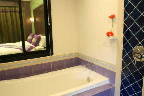 Hostal Lamoon Lamai House
