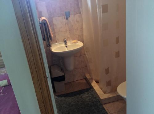 Hostal Roberto Vila
