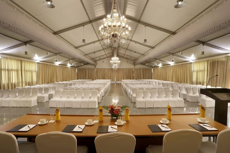Hotel Green Park, Visakhapatnam