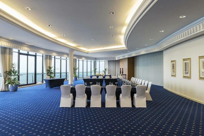 Hotel Le Royal Meridien Beach Resort And Spa