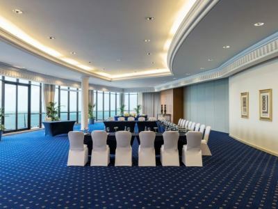 Hotel Le Royal Meridien Beach Resort And Spa