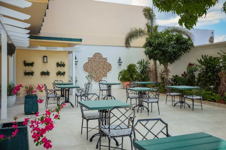 The Courtleigh Hotel