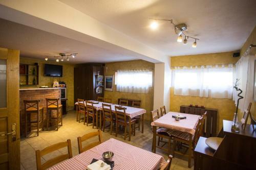 Hostal Pension Gallery