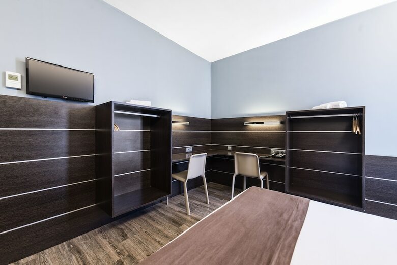 Moov Hotel �vora