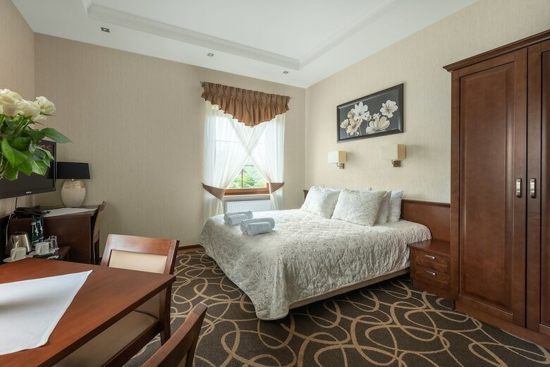 Hostal Hotel Dw�r Choiny