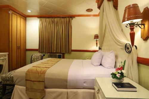 Camelot Hotel