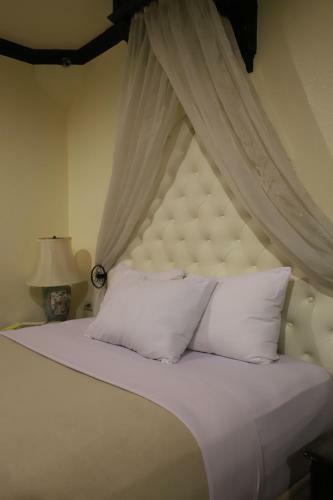 Camelot Hotel