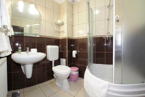Hostal Pensiunea Oficial